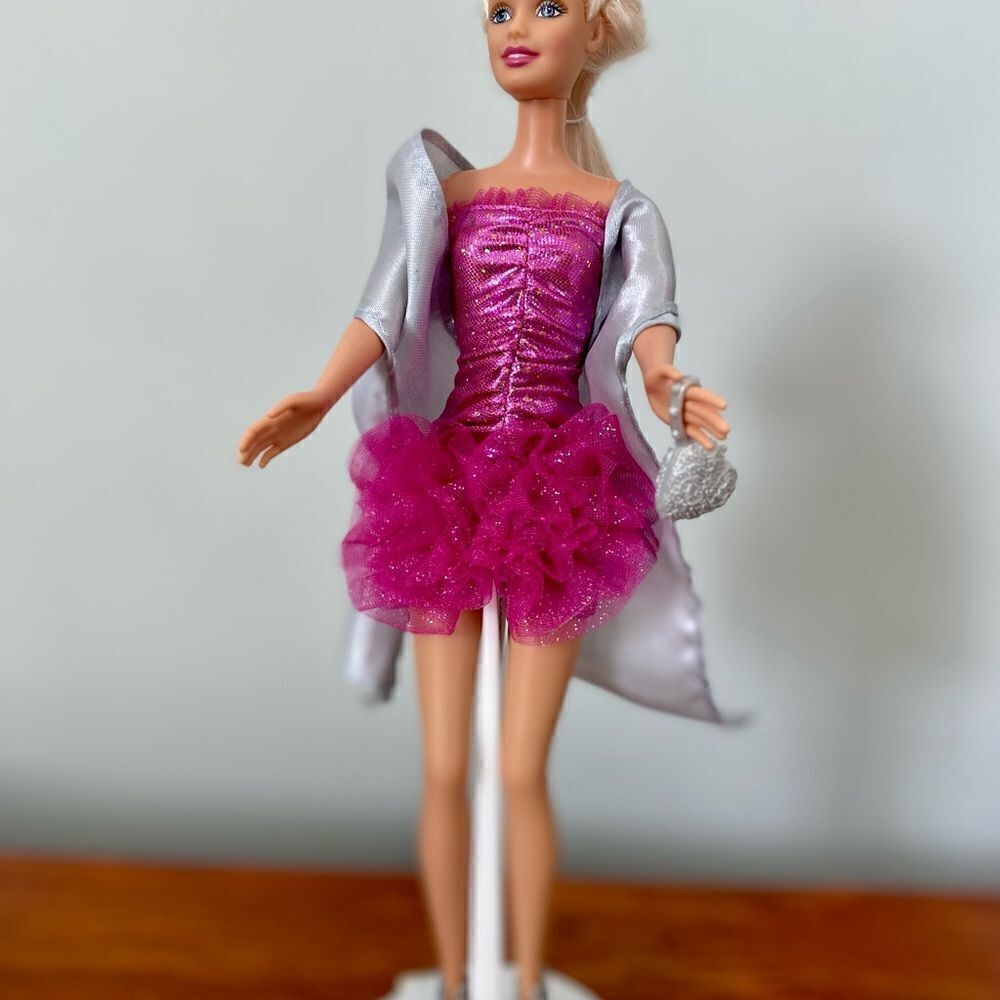 Mattel Original Barbie Sparkling Pink Evening Dress, Wrap,‎ Purse & shoes Outfit
